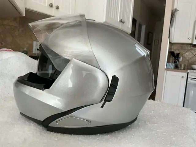 Motorcycle helmet in Other in Nelson - Image 3