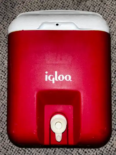 Igloo Vintage One Gallon Square Drink Cooler, View more