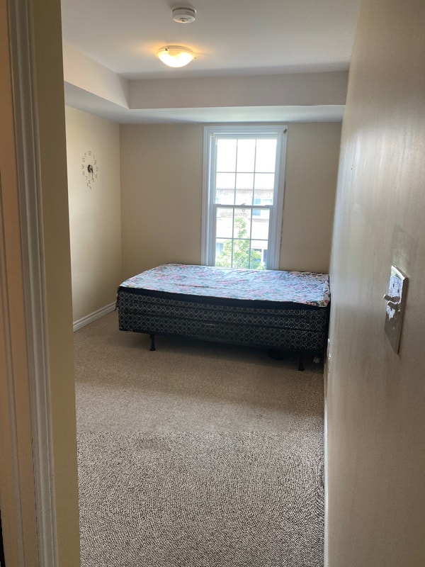 Room for rent Room Rentals & Roommates Barrie Kijiji