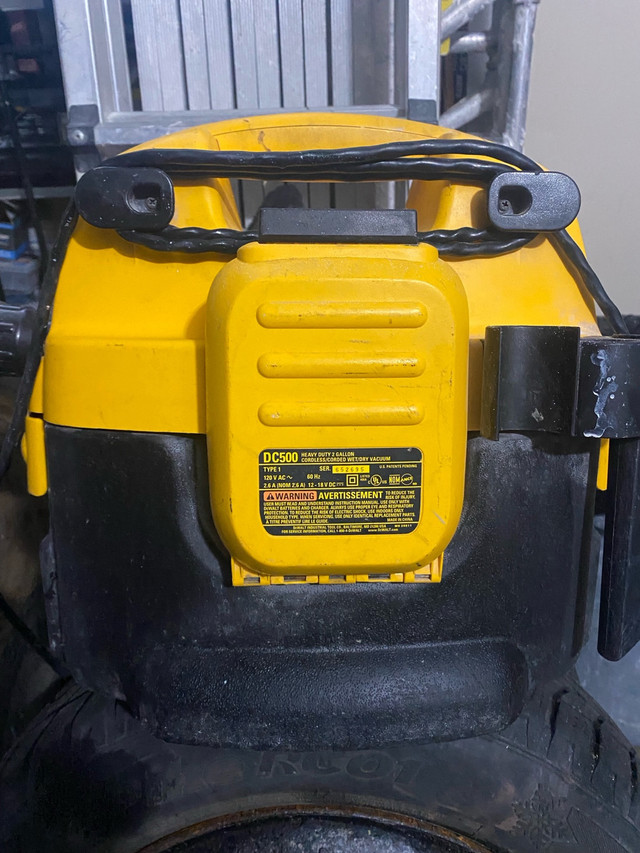 Dewalt A/C and/or 18v cordless vacuum  in Vacuums in Edmonton - Image 2