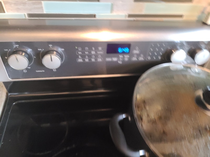 Stove almost new working with cracked screen Stoves, Ovens & Ranges