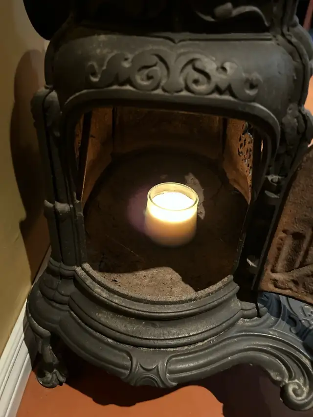 Antique cast iron parlour stove in Stoves, Ovens & Ranges in Dartmouth - Image 3