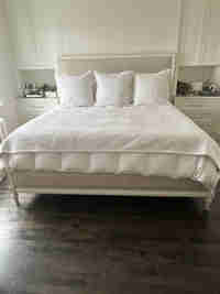 King size bed 