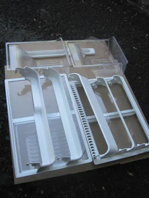 Various Fridge Parts - Pieces Divers Frigo in Other in City of Montréal - Image 2