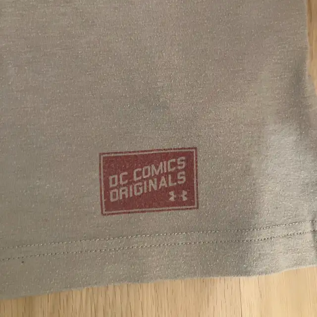 Under Armour Men's Large DC Comics Originals Graphic Tee Shirts in Men's in Oshawa / Durham Region - Image 5