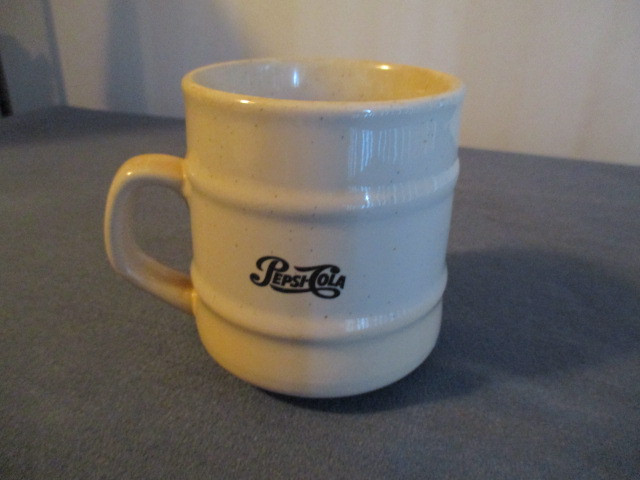 VINTAGE PEPSI COLA STONEWARE MUG-FESTIVAL-KOREA-1970'S-RARE! dans Art et objets de collection  à Laval/Rive Nord