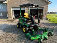 Front mower tractor great condition 