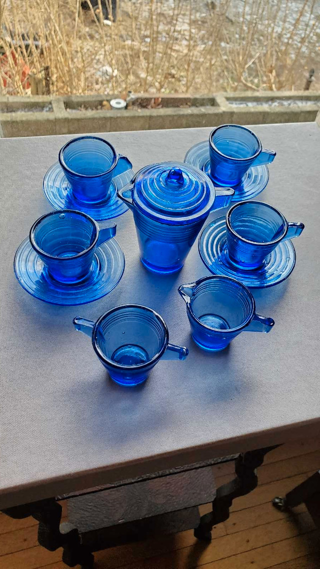 VINTAGE COBALT BLUE CHILDRENS TOY DISHES in Arts & Collectibles in City of Toronto - Image 4