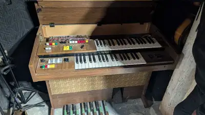 Yamaha a-55 organ. Everything functions aside from top keyboard. Don't have time to fix and just nee...