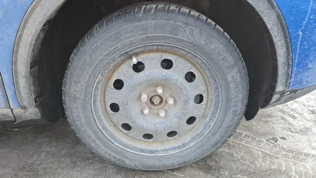 Pneus hiver sur RIM GOODYEAR 17" FORD ESCAPE in Tires & Rims in Laval / North Shore - Image 8
