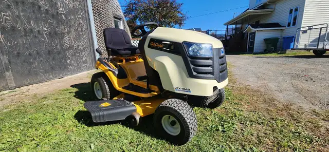 tracteur a pelouse ( gazon ) CUB CADET 20HP KOHLER 42" de coupe in Lawnmowers & Leaf Blowers in Rimouski / Bas-St-Laurent - Image 4