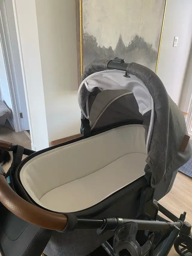 Uppababy Bassinet - Purchased in 2024 - MINT Condition!  in Strollers, Carriers & Car Seats in Oakville / Halton Region - Image 8