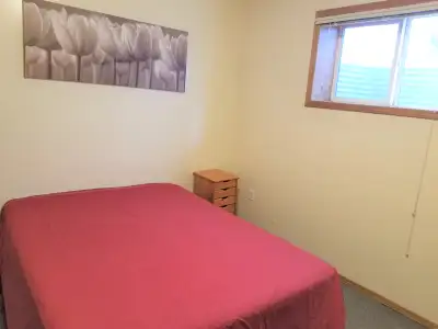 AWESOME LOCATION – BEAUTIFUL, BRIGHT BASEMENT SUITE Looking for a comfortable, fully furnished basem...