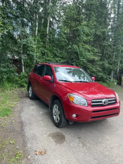 2008 Toyota RAV4 limited, 4 wheel drive, 262,460 Km. VIN JTMBD31V085135647. Very clean. Includes win...
