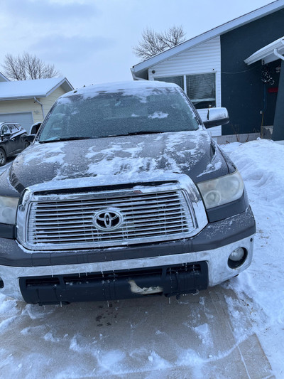 2012 Toyota Tundra Limited V8