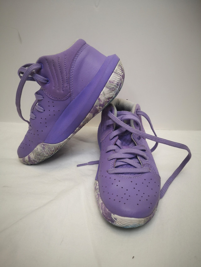 Youth Girls Under Armour Youth Jet '21 Basketball Shoes size 1 in Kids & Youth in Moncton