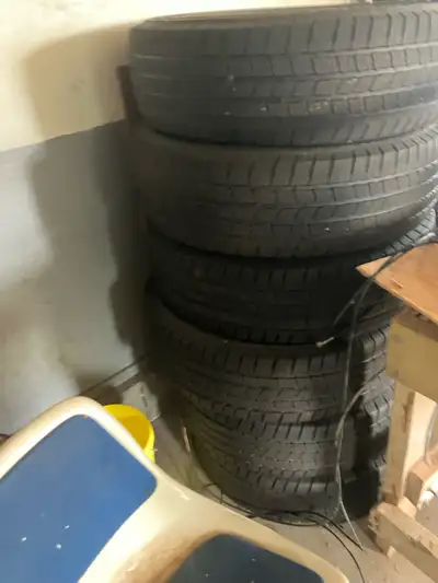 6 245 /75 /17 Two like new off ford F350
