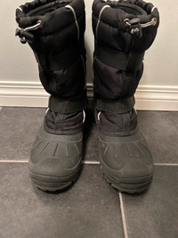 Boys Size 7 Winter Boots