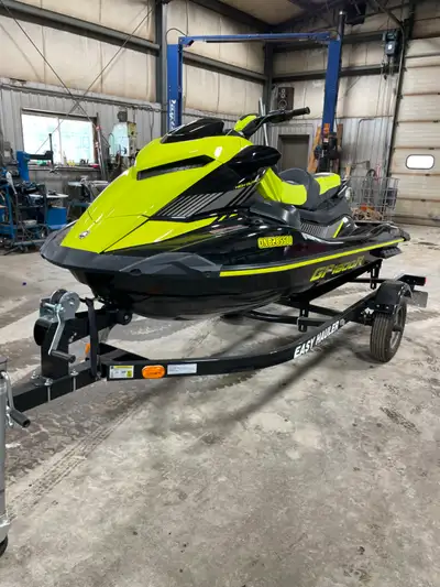 2022 Yamaha GP1800R Waverunner 56.2Hrs. Fully loaded. Bluetooth stereo, cruise control, wake control...