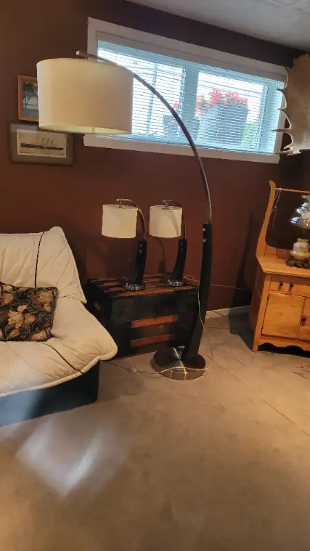 Causeuse tout cuir italien, vintage in Couches & Futons in Trois-Rivières - Image 4