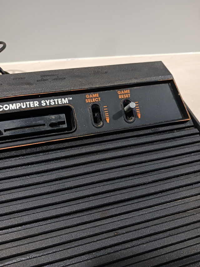Vintage Atari Console / JoySticks / Paddles in Older Generation in Peterborough - Image 2