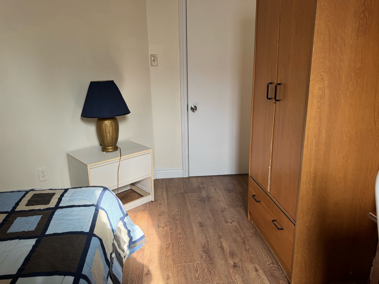 Furnished room near metro, HEC, UdeM and Polythecnique — photo 2
