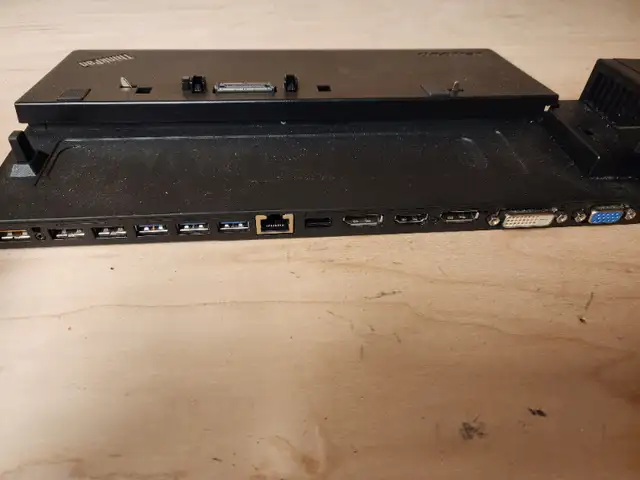 Lenovo laptop docking station (40A2) in Laptop Accessories in Oakville / Halton Region - Image 2