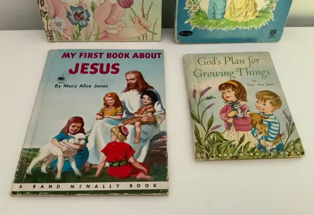 4 Vintage CHILDREN BOOKS - Christian Subjects in Children & Young Adult in Belleville - Image 3