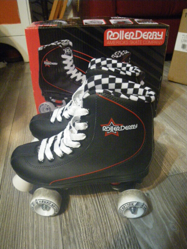 NEW CONDITION roller skates; patins à roulettes ÉTAT NEUF!! dans Patins et patins à roulettes  à Trois-Rivières