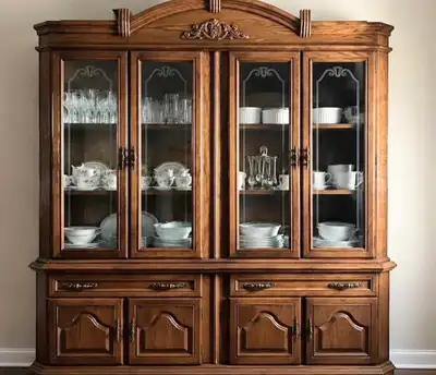 Cabinet Hutch / Vaisselier, View more