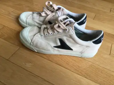 Soulier de toile ,gr 8.5 ,jamais été porté, View more