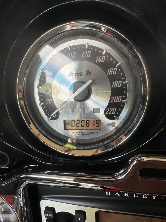 2007 Harley Davidson Electra Glide Ultra Classic CVO in Street, Cruisers & Choppers in Edmonton - Image 7