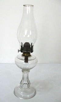 ANCIENNE LAMPE A L HUILE /ANTIQUE OIL LAMP