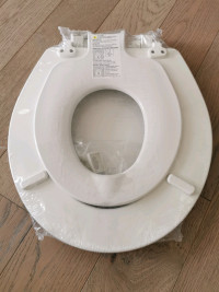 Built-In Potty Training Seat w. Main Toilet Seat (Dual Seats)