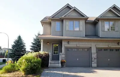 3 bed 1.5 washroom Townhouse for lease