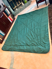 Single bed comforter, bed skirt, flat & fitted sheet, pillow cas