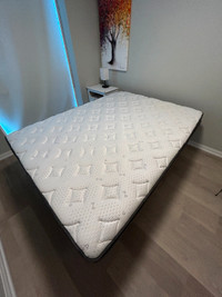 Queen bed with adjustable base + Queen mattress