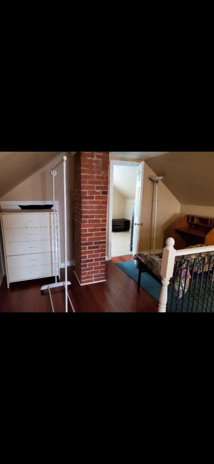 **Furn. Suite, H. Hot Wtr, TV, Pkg & Lndry, WiFi, OWN BATH** 5