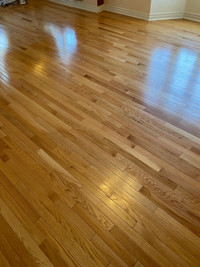 Reclaimed red oak hardwood floor planks