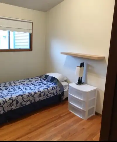 Shared Accommodation.. Calgary inner city Room for Rent, a “normal quiet environment”, near all majo...