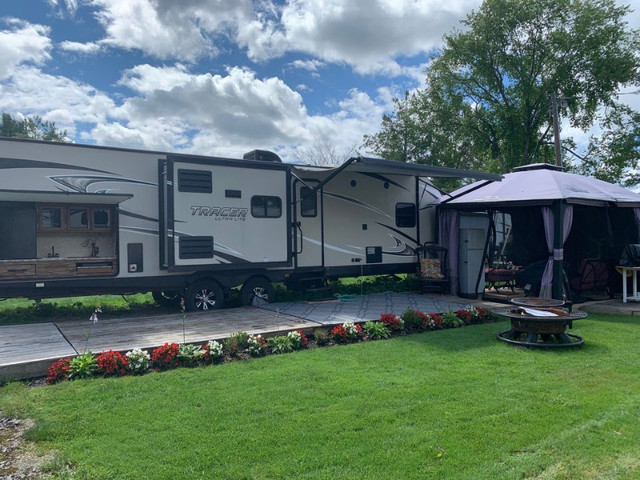 2018 Forest River Tracer 32' RV Travel Trailer in Other in Ottawa