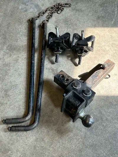Weight distribution hitch, heavy duty, fits 2” receiver, comes with everything in picture.