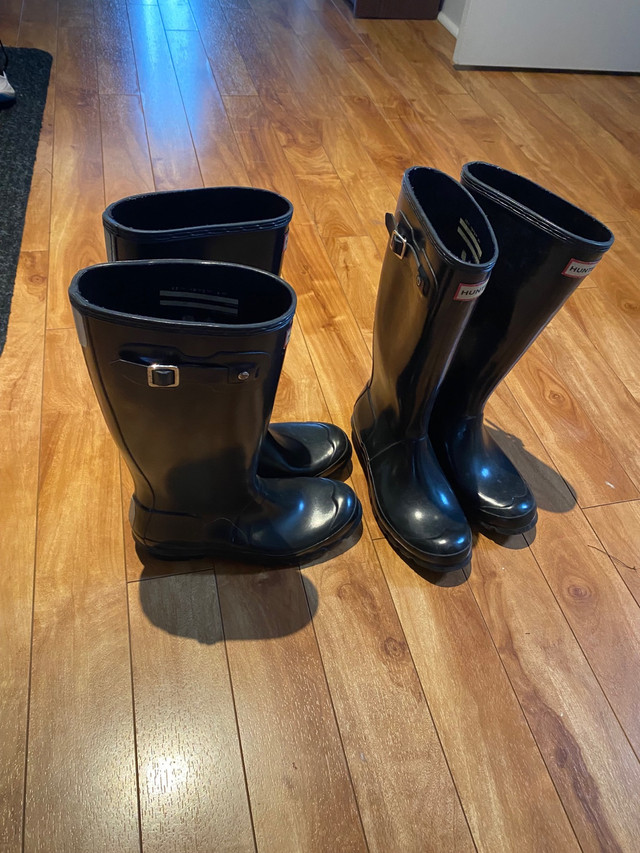 Hunter women’s Rain Boots Size 6 . 2 pairs  in Women's - Shoes in Bedford - Image 2