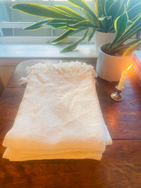 100% Linen Throw Blankets in White (Set of 3)