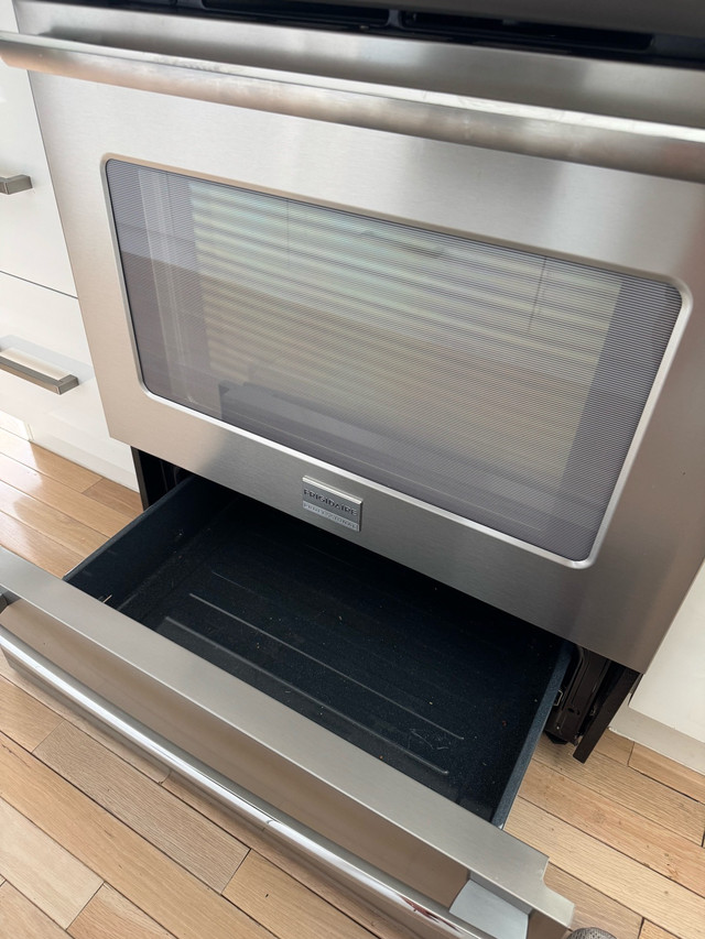 Frigidaire professional series stove  in Stoves, Ovens & Ranges in Red Deer - Image 4
