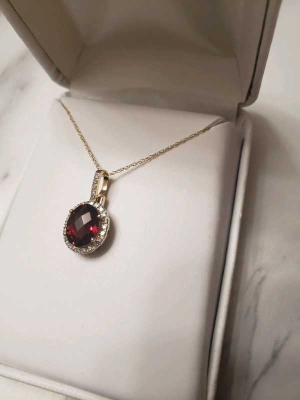 Garnet Diamond Pendant 14K Yellow Gold in Jewellery & Watches in City of Toronto - Image 2