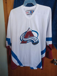 NHL CCM Colorado Avalanche hockey jersey Adult L