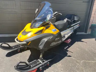 Selling a 2015 Ski-doo Skandic WT with the 600ACE four stroke efi engine Low km (2682km) Quality wid...