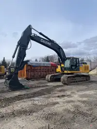 2018 Deere 300G Excavator 