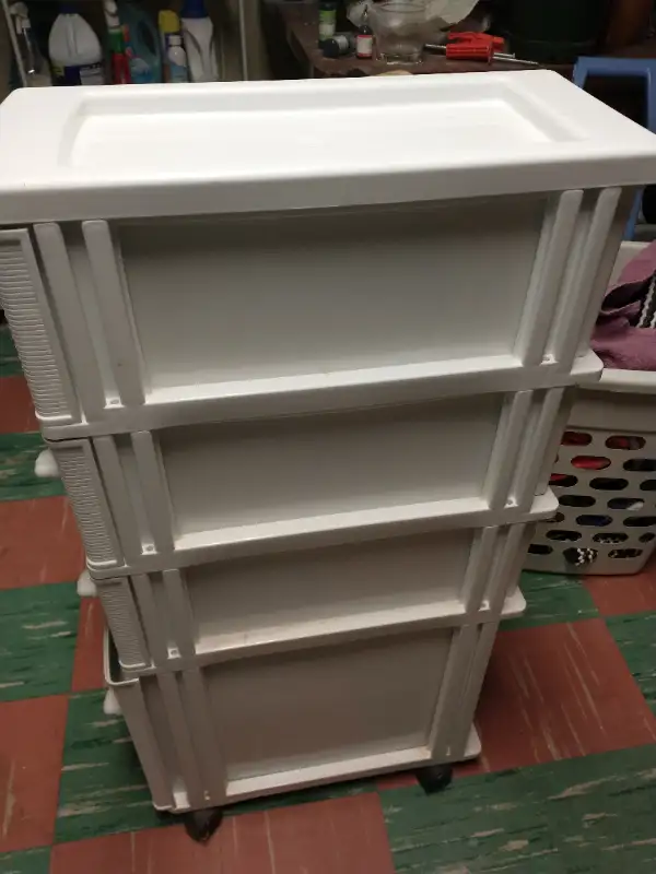 Narrow white storage cabinet in Bookcases & Shelving Units in City of Toronto - Image 3